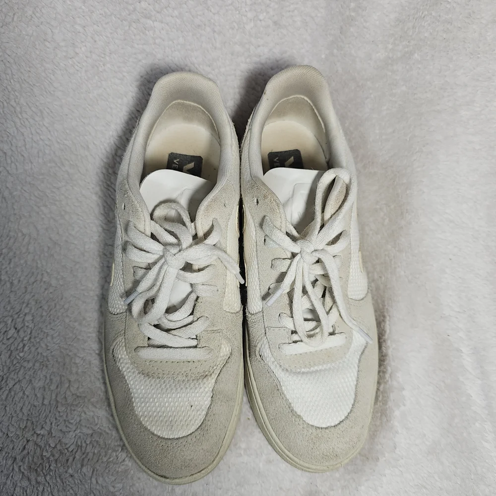 Veja V10 B-Mesh Women's Sneakers in White Natural Pierre Size 8